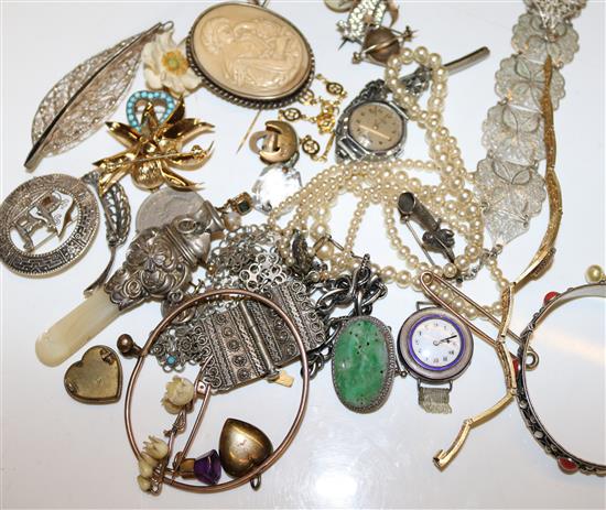 Quantity of silver and costume jewellery